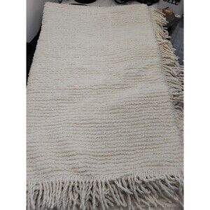 Smith & Johnson Chenille throw Blanket